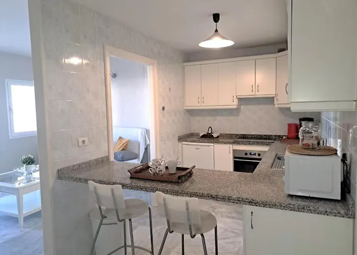 Heated Poolside Paradise Cristianos Apartmán Los Cristianos (Tenerife)